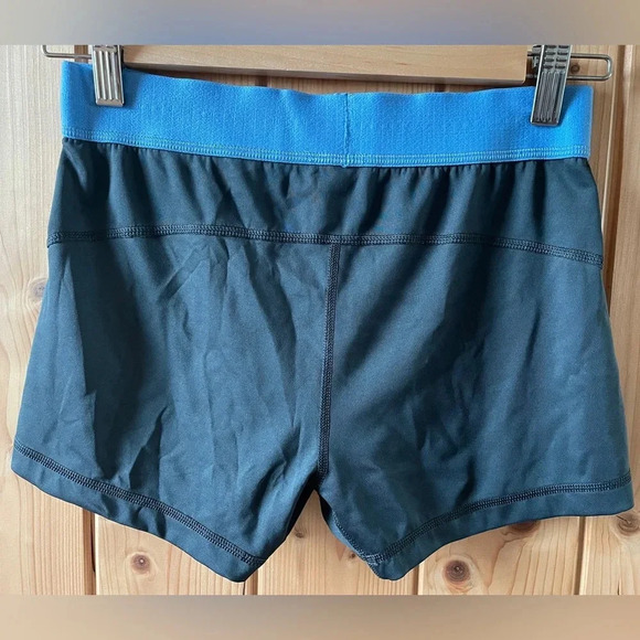 Adidas women’s shorts- size M - Picture 3 of 4